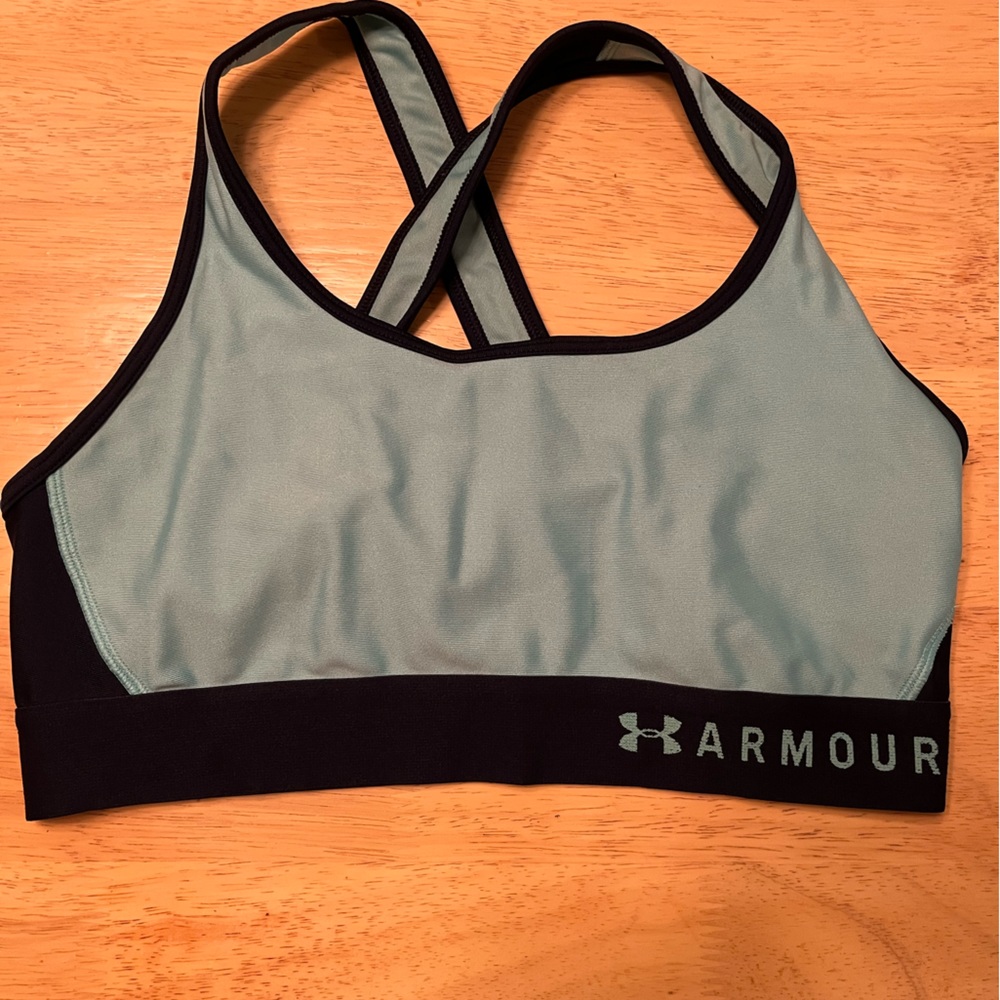 Under Armour sport bra - Size M